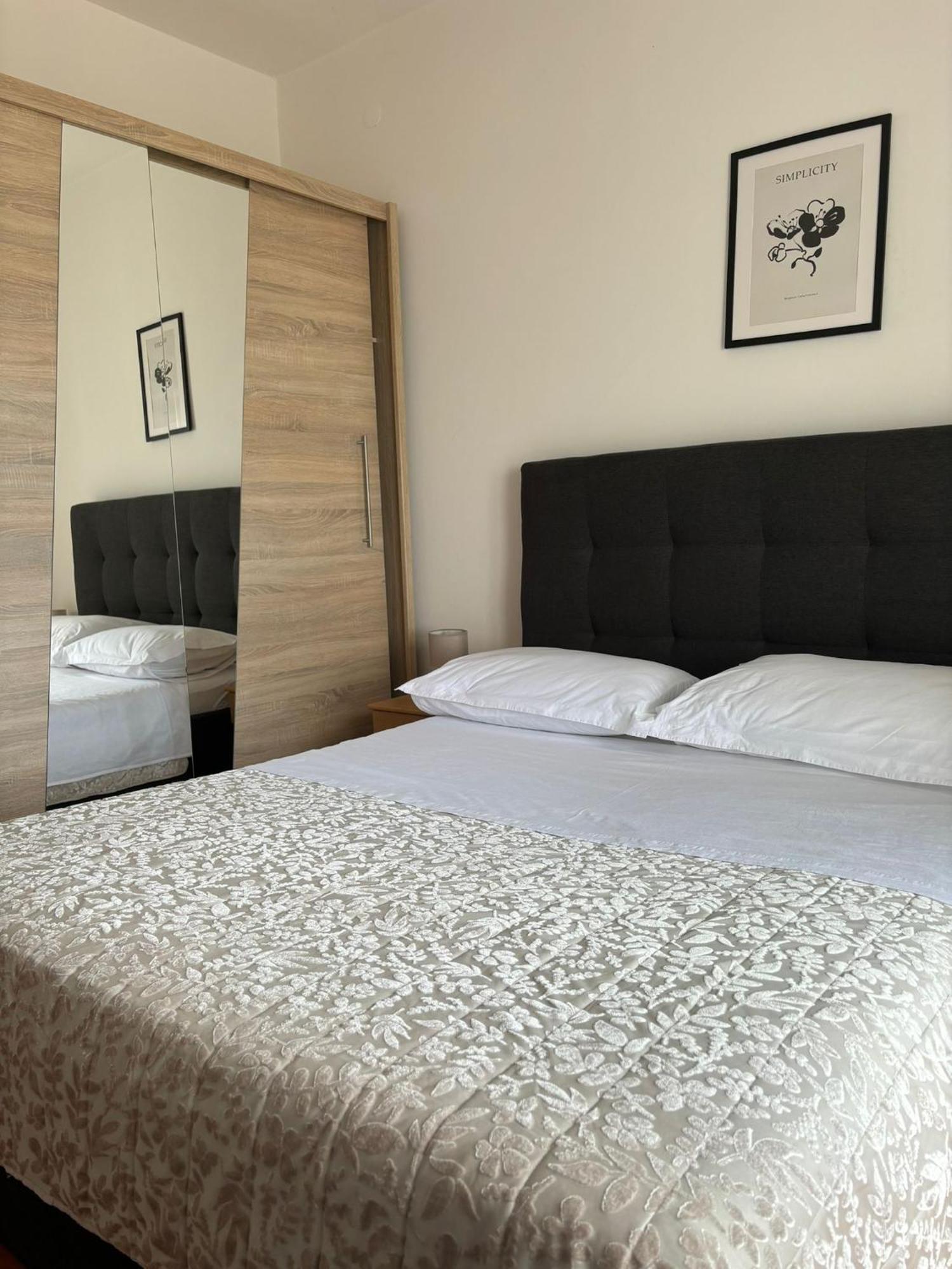Apartman Luka Шибеник Экстерьер фото