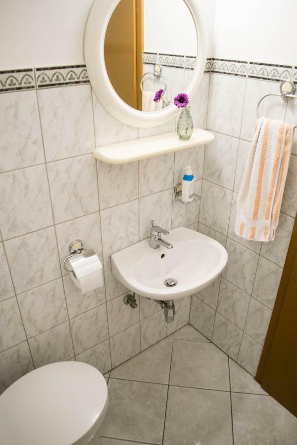 Apartman Luka Шибеник Экстерьер фото