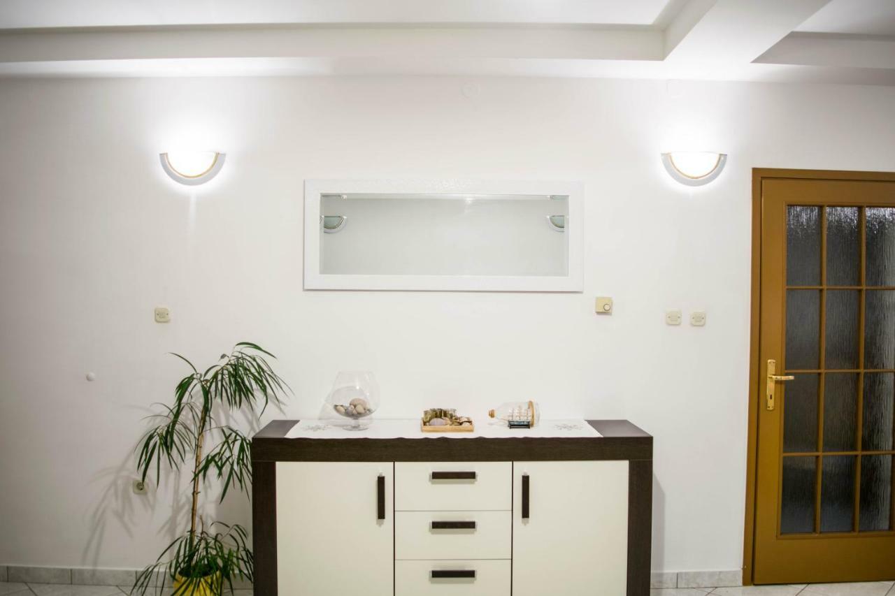Apartman Luka Шибеник Экстерьер фото